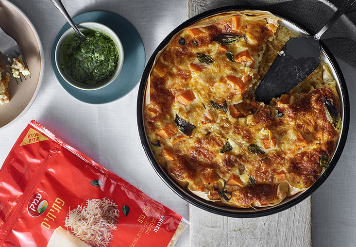 فطيرة البطاطا الحلوة وفتات جبنة 