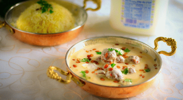 كرات اللحمة مطبوخة باليوغورت