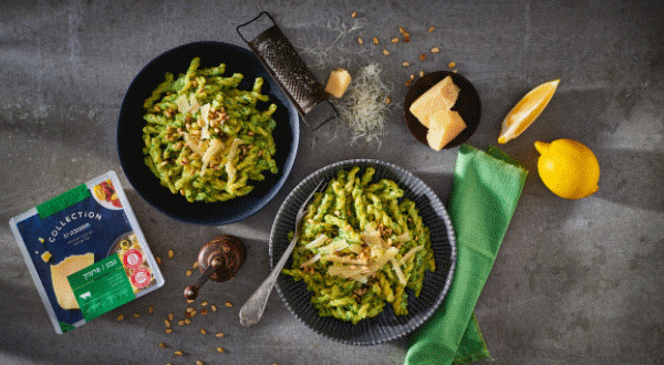 باستا بصلصة الپيستو زوكيني مع 